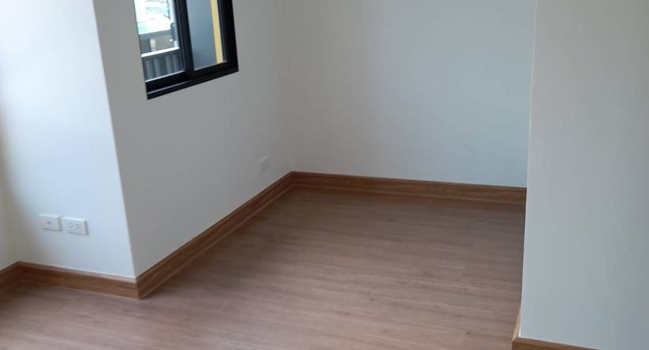 For sale 4 bedrooms townhouse in Bang Kruai, Nonthaburi