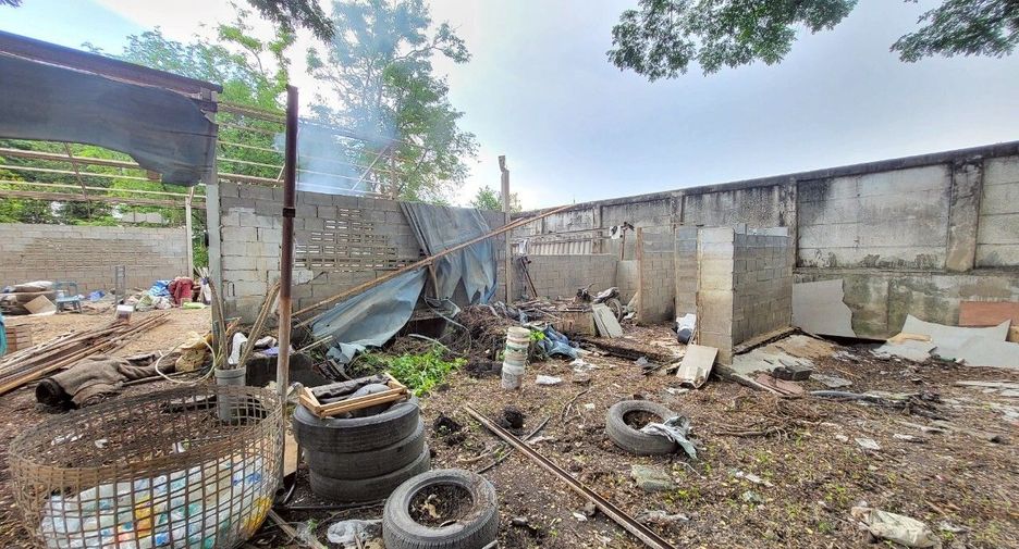 À vendre terrain à Sai Noi, Nonthaburi
