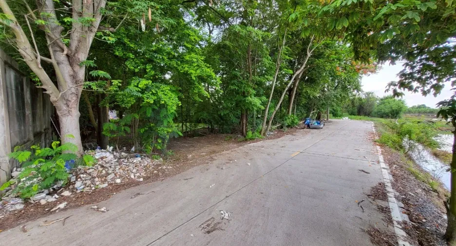 À vendre terrain à Sai Noi, Nonthaburi