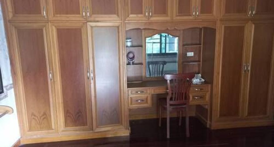 For sale 4 ベッドルーム house in Bang Kapi, Bangkok