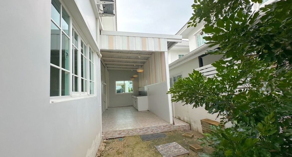 For sale 4 bedrooms house in Mueang Pathum Thani, Pathum Thani