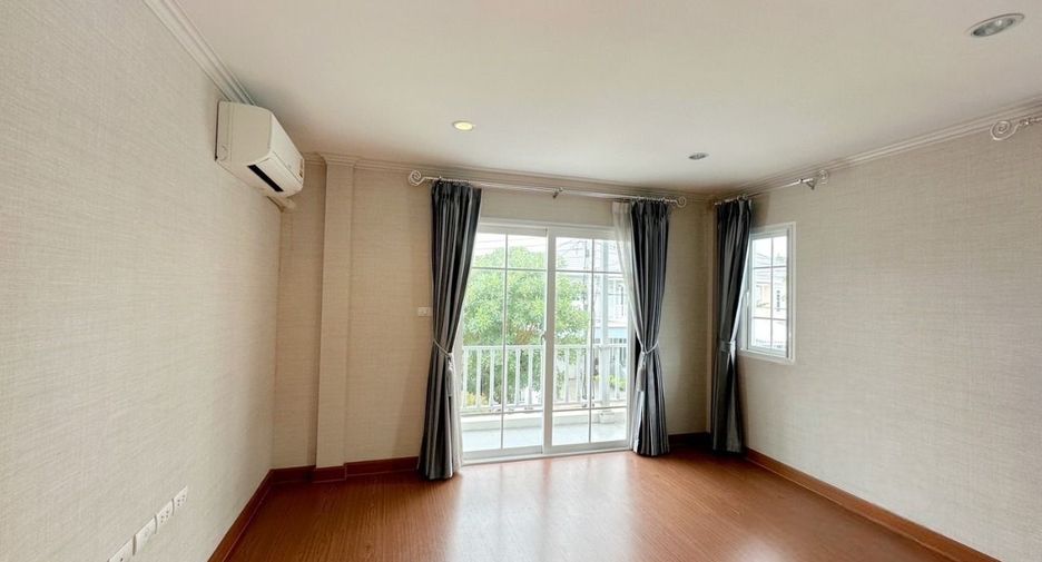 For sale 4 bedrooms house in Mueang Pathum Thani, Pathum Thani