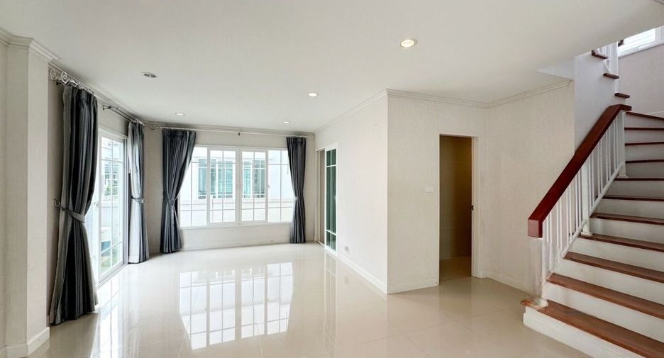 For sale 4 bedrooms house in Mueang Pathum Thani, Pathum Thani