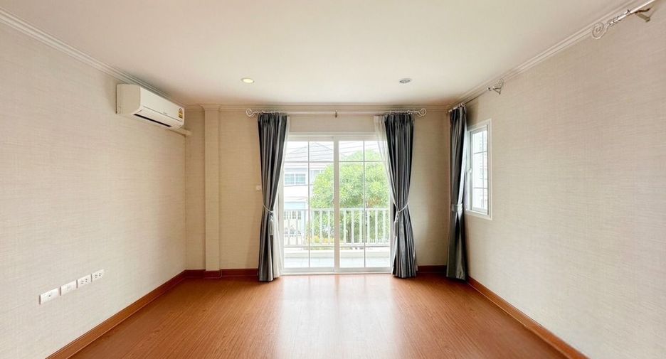 For sale 4 bedrooms house in Mueang Pathum Thani, Pathum Thani