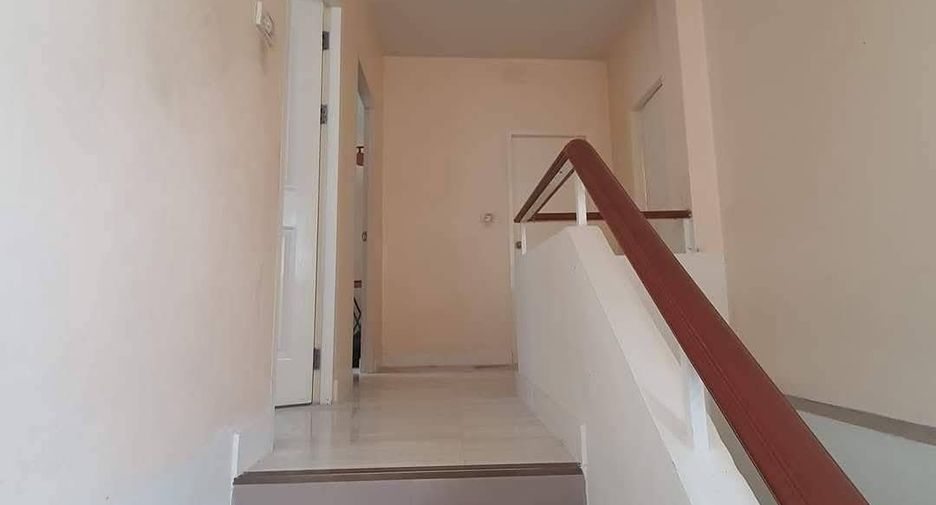 For sale 5 bedrooms house in Mueang Nonthaburi, Nonthaburi