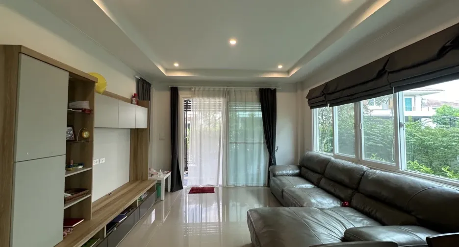 For sale 4 bedrooms house in Mueang Pathum Thani, Pathum Thani