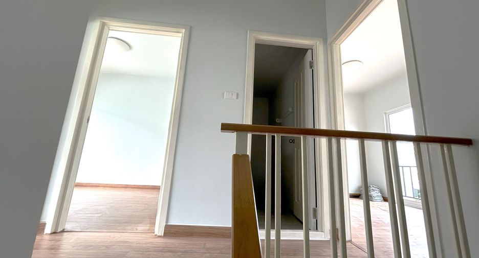 For sale 3 bedrooms townhouse in Sai Noi, Nonthaburi