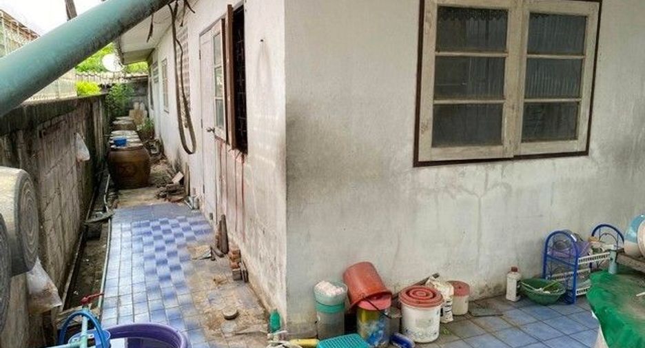 For sale 5 ベッドルーム house in Sam Phran, Nakhon Pathom