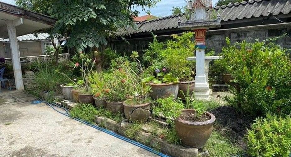 For sale 5 ベッドルーム house in Sam Phran, Nakhon Pathom