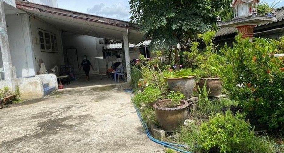 For sale 5 ベッドルーム house in Sam Phran, Nakhon Pathom