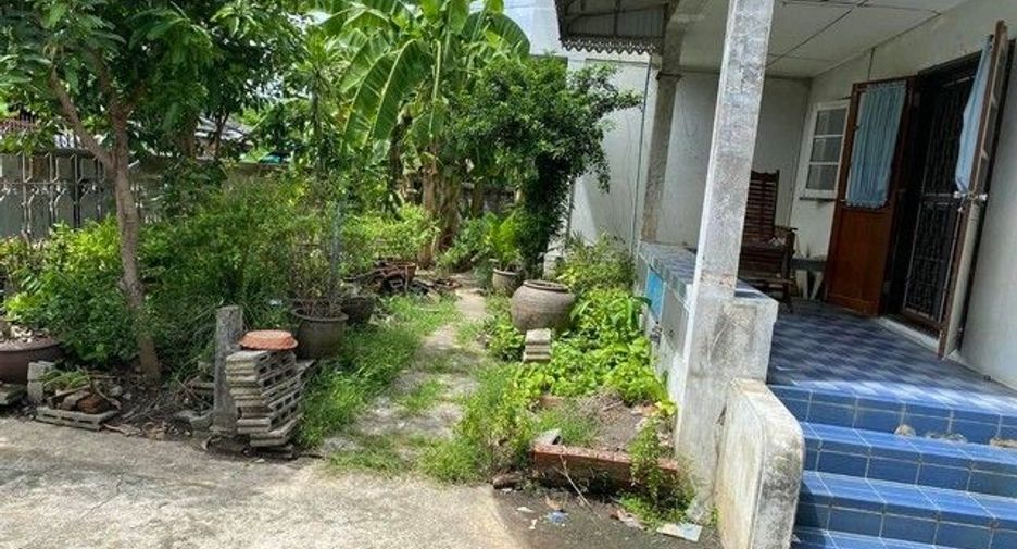 For sale 5 ベッドルーム house in Sam Phran, Nakhon Pathom