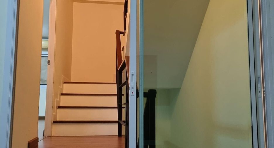Reihenhaus zum Kauf mit 4 Zimmer in Bang Bua Thong, Nonthaburi