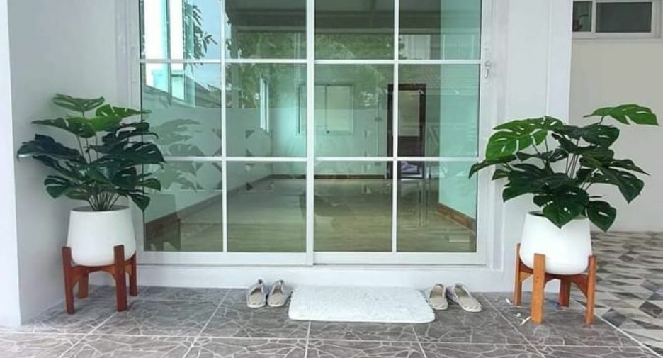 À vendre 3 chambres maison de ville à Bang Bua Thong, Nonthaburi