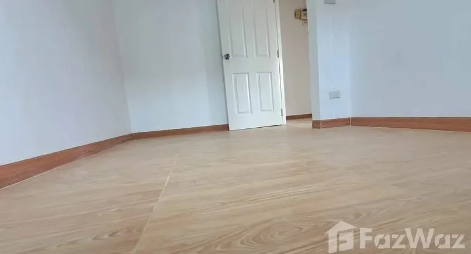 À vendre 3 chambres maison de ville à Bang Bua Thong, Nonthaburi