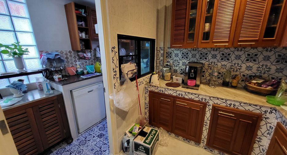 For sale 4 bedrooms house in Bang Bua Thong, Nonthaburi