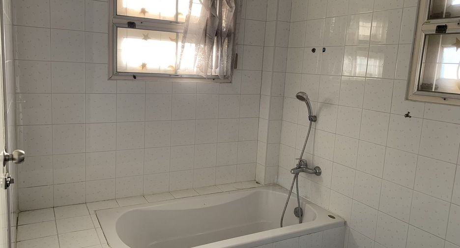 For sale 2 bedrooms house in Lam Luk Ka, Pathum Thani