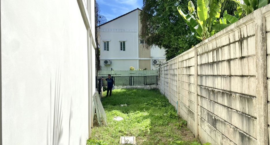 For sale 3 bedrooms house in Mueang Nonthaburi, Nonthaburi