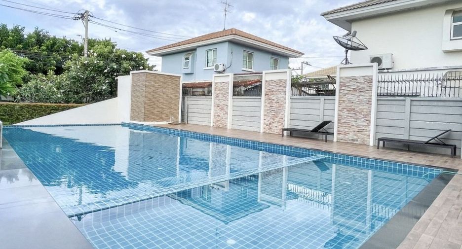 For sale 3 bedrooms house in Mueang Nonthaburi, Nonthaburi