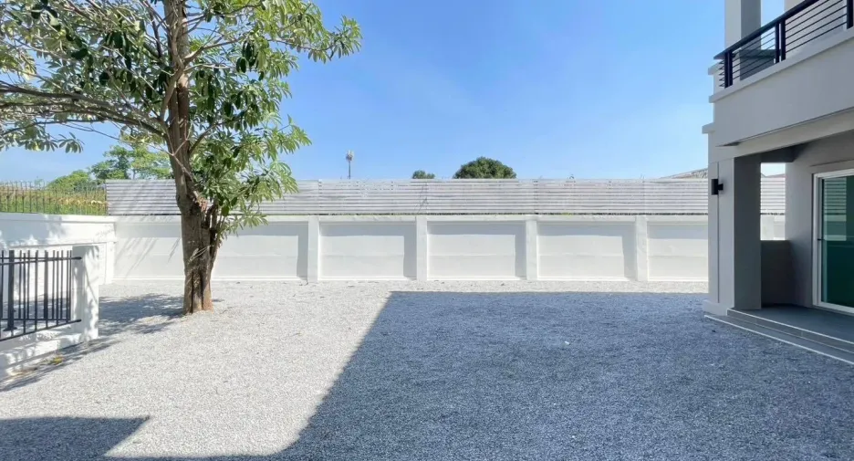 For sale 4 bedrooms house in Thanyaburi, Pathum Thani
