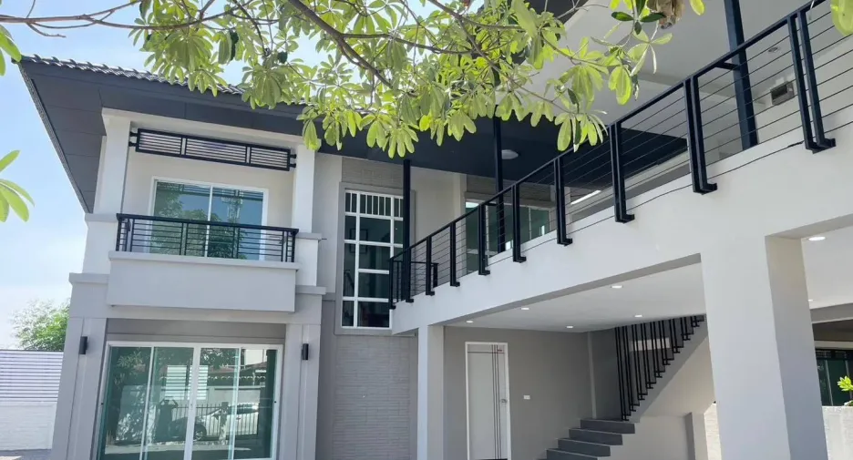 For sale 4 bedrooms house in Thanyaburi, Pathum Thani