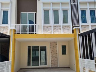 For sale 4 bedrooms townhouse in Sai Noi, Nonthaburi