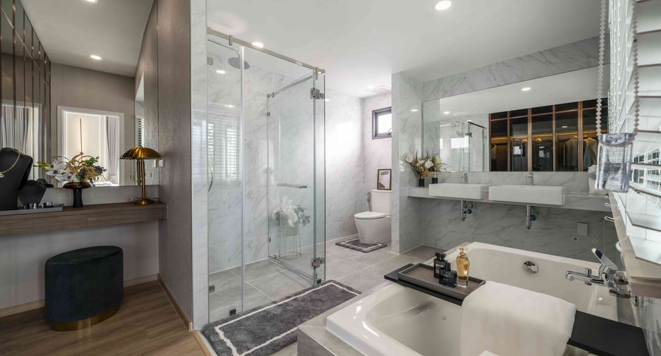 For sale 4 bedrooms house in Pak Kret, Nonthaburi