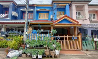À vendre 3 chambres maison de ville à Bang Bua Thong, Nonthaburi