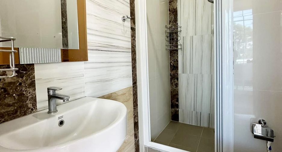 For sale 4 bedrooms townhouse in Mueang Nonthaburi, Nonthaburi