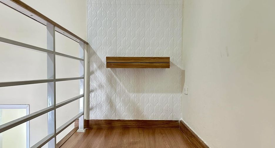 For sale 4 bedrooms townhouse in Mueang Nonthaburi, Nonthaburi