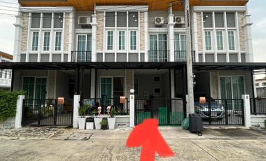 For sale 3 bedrooms townhouse in Khlong Sam Wa, Bangkok