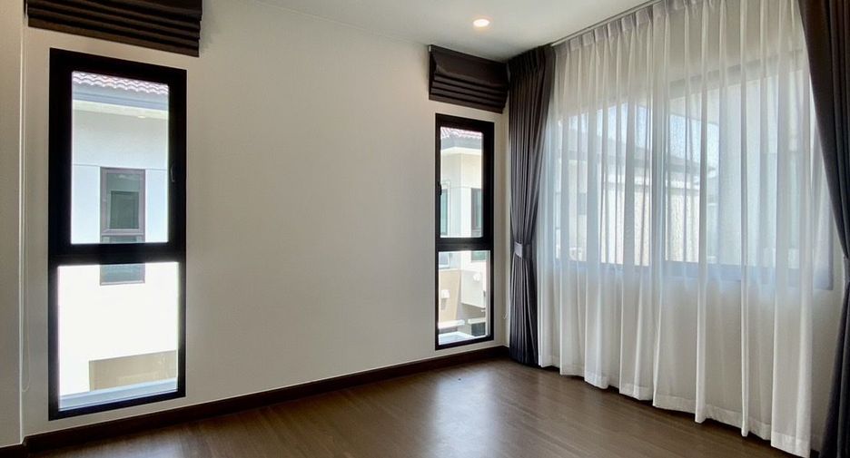 Casa en venta de 5 habitaciones en Bang Kruai, Nonthaburi