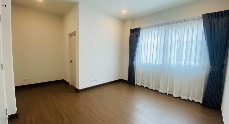 Casa en venta de 5 habitaciones en Bang Kruai, Nonthaburi