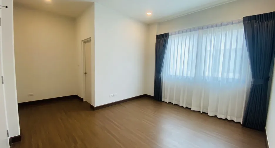 For sale 5 bedrooms house in Bang Kruai, Nonthaburi