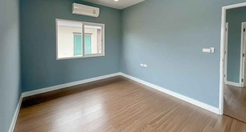 For sale 3 bedrooms house in Mueang Pathum Thani, Pathum Thani