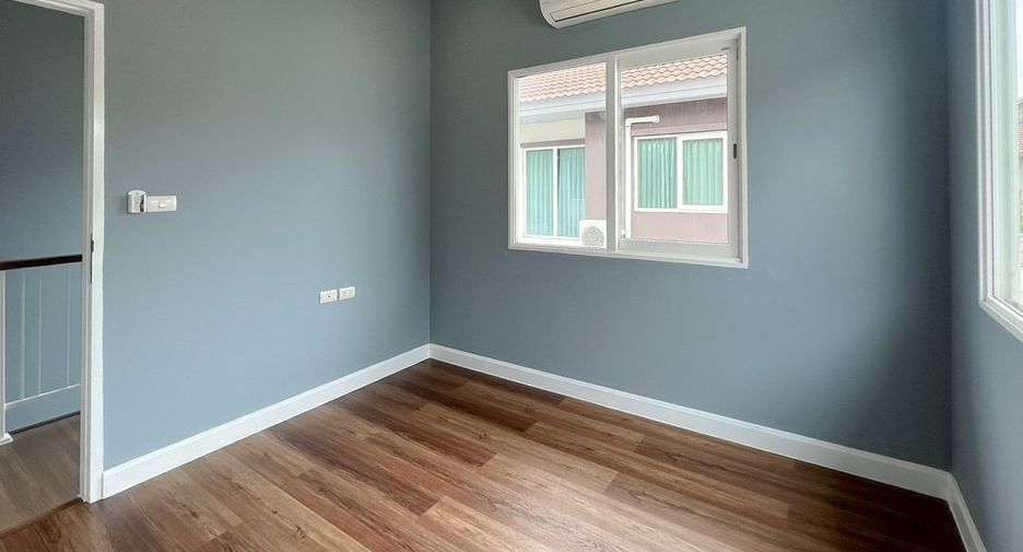 For sale 3 bedrooms house in Mueang Pathum Thani, Pathum Thani