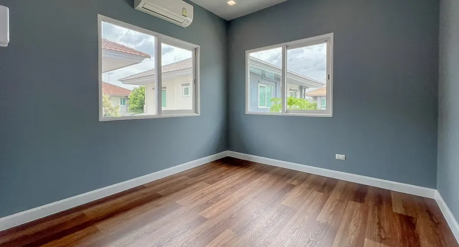 For sale 3 bedrooms house in Mueang Pathum Thani, Pathum Thani