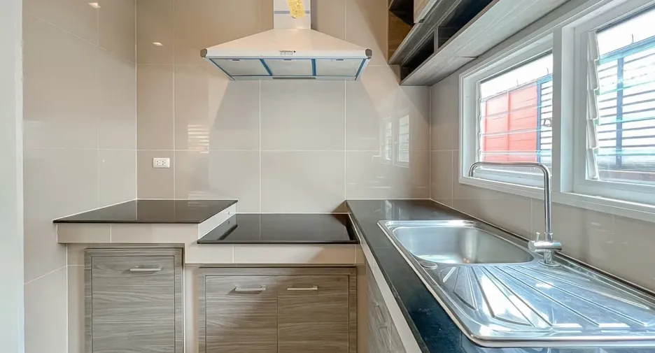 For sale 3 bedrooms house in Mueang Pathum Thani, Pathum Thani