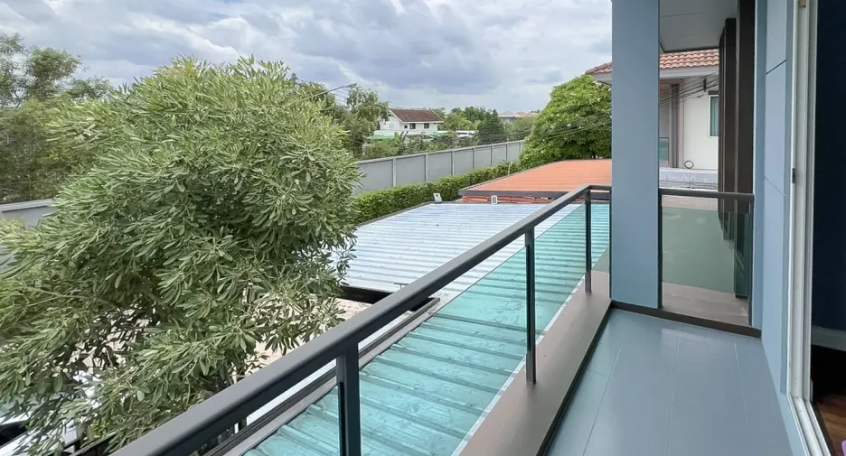 For sale 3 bedrooms house in Mueang Pathum Thani, Pathum Thani