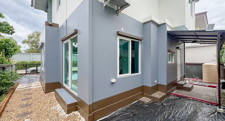 For sale 3 bedrooms house in Mueang Pathum Thani, Pathum Thani