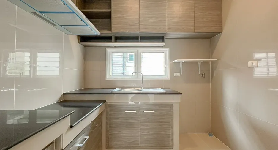 For sale 3 bedrooms house in Mueang Pathum Thani, Pathum Thani