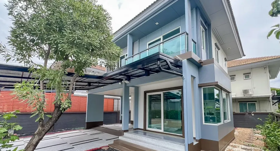 For sale 3 bedrooms house in Mueang Pathum Thani, Pathum Thani
