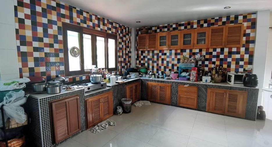 Продажа 4 спальни дом в Mueang Nakhon Pathom, Накхонпатхом