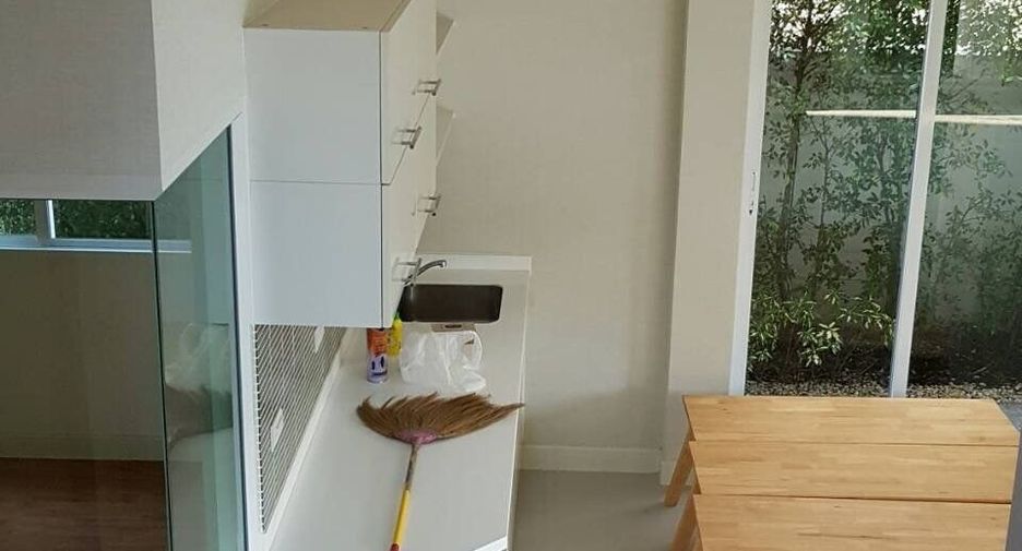 Casa en venta de 5 habitaciones en Mueang Nonthaburi, Nonthaburi