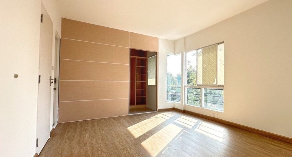 For sale 3 bedrooms house in Khlong Luang, Pathum Thani