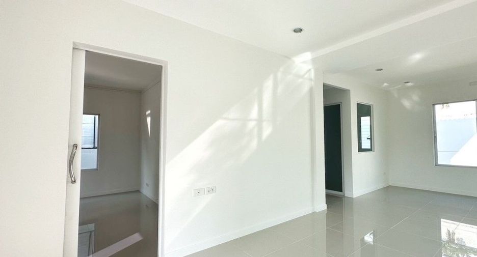 For sale 3 bedrooms house in Khlong Luang, Pathum Thani