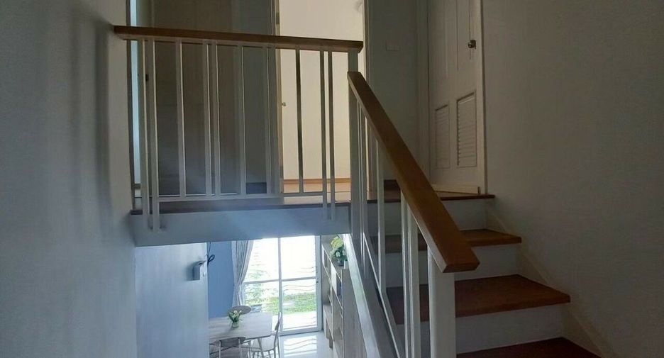 Casa adosada en venta de 3 habitaciones en Sai Noi, Nonthaburi