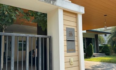For sale 4 bedrooms house in Mueang Nonthaburi, Nonthaburi
