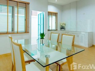 For sale 5 bedrooms townhouse in Hat Yai, Songkhla