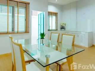 Casa adosada en venta de 5 habitaciones en Hat Yai, Songkhla