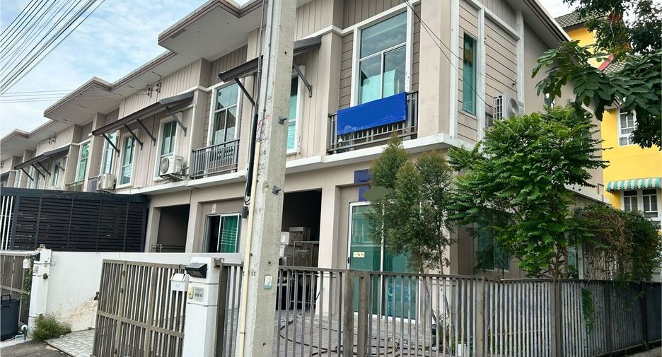 For sale 4 bedrooms townhouse in Thanyaburi, Pathum Thani